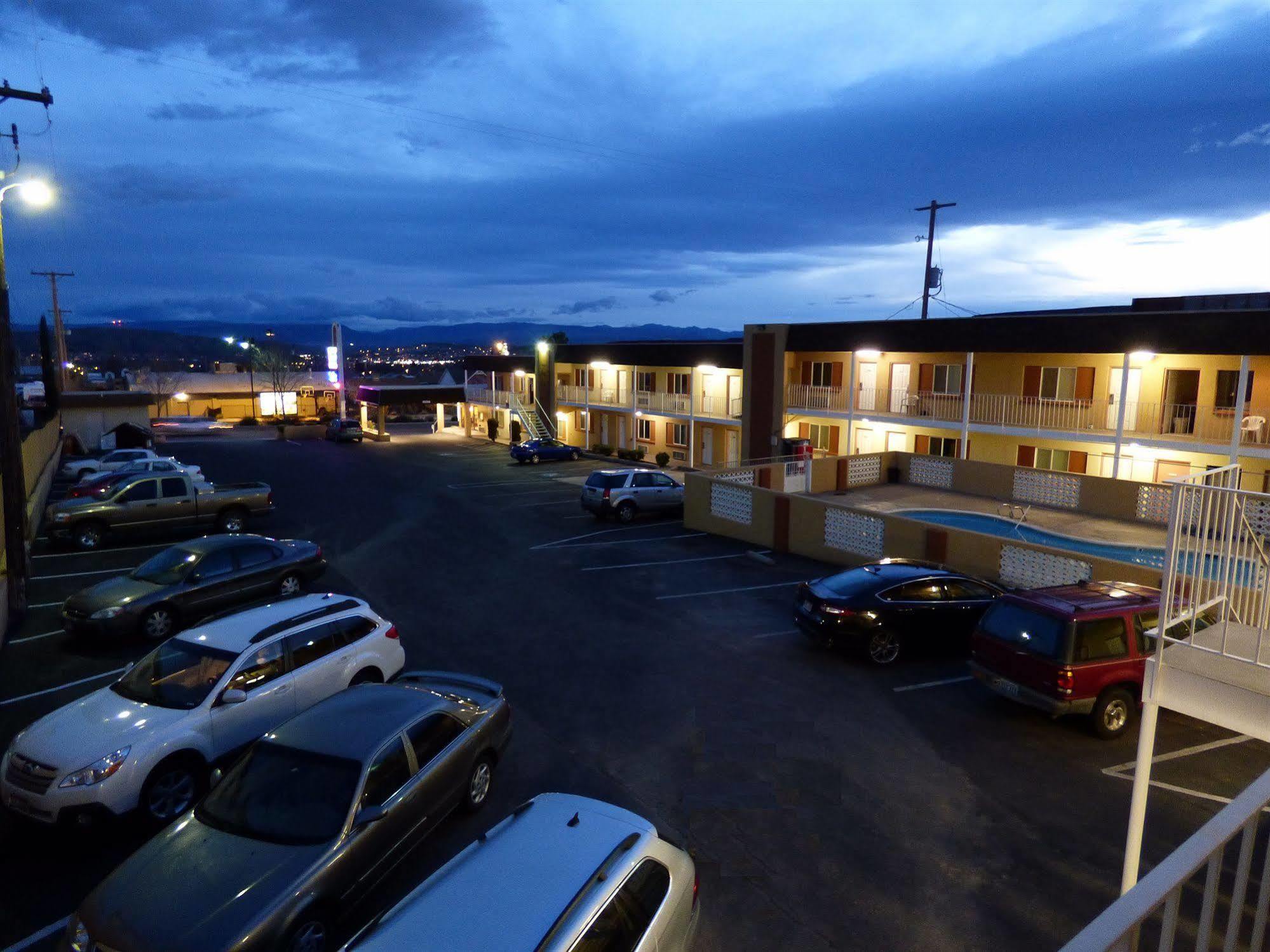 Economy Inn & Suites セントジョージ エクステリア 写真